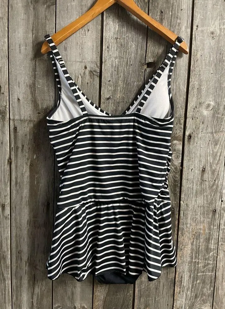 TARGET Clean Water one piece V-neck skirted suit - size XL - Image 2