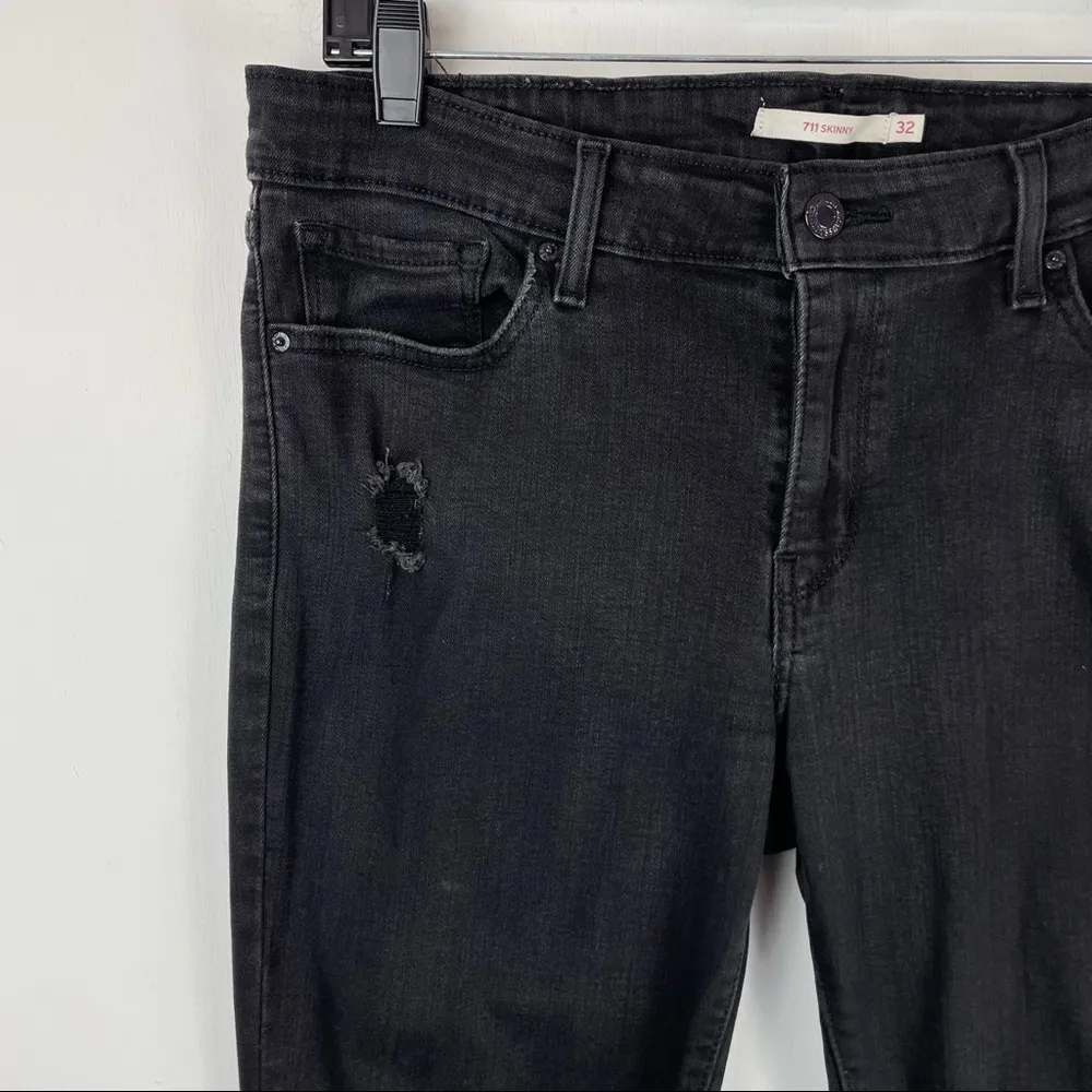 Levi’s 711 Skinny Black Denim Distressed Jeans Mid Rise Stretch Sz 32 Plus - Image 6