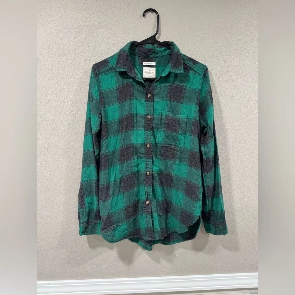 5/$25 American Eagle Flannel Boyfriend Fit - Image 2