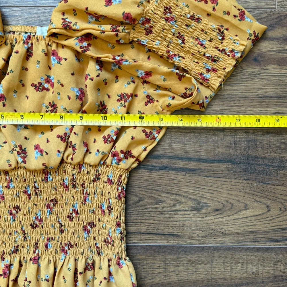 Ultra Flirt Junior's Smocked Waist Boho Peasant Top Yellow Floral Size Small - Image 4