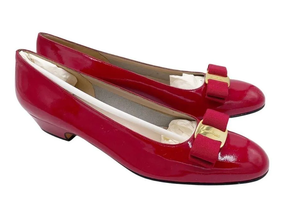 Vintage Salvatore Ferragamo Boutique Red Patent Leather Vara Bow Pumps 9.5 AAA - Image 11