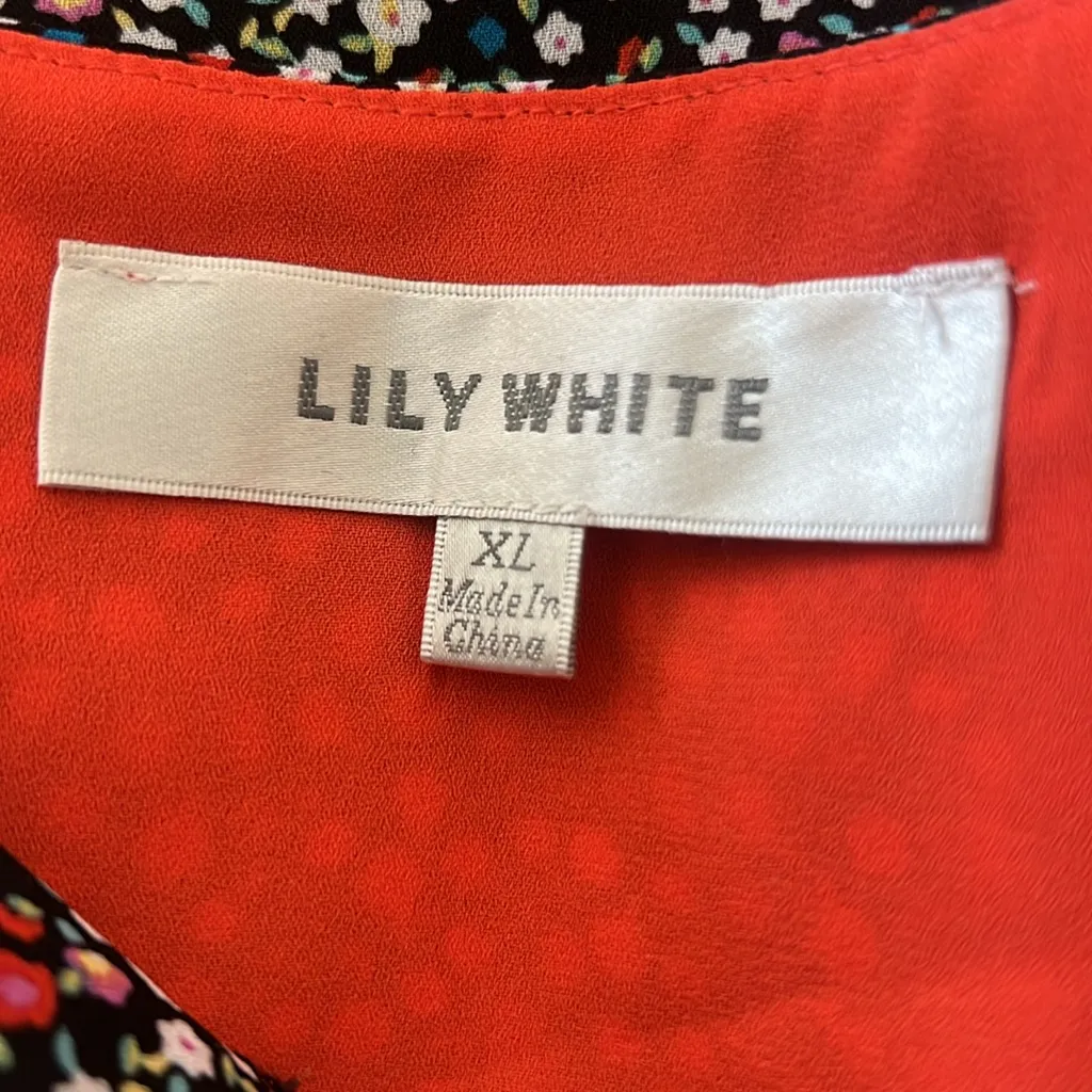 Lily White Women's  Floral Blouse size XL - Image 5