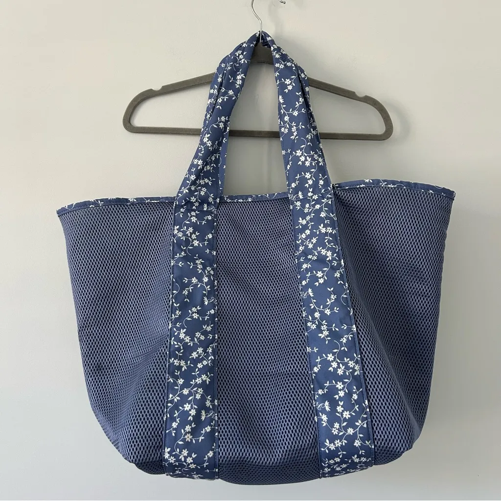 PINK by Victorias Secret Blue Floral Mesh Oversized Zip Top Tote Bag NWT - Image 2