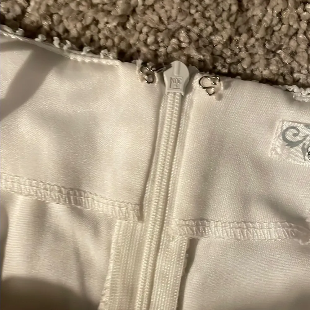 Sans Souci Elegant White Lace Skirt bridal size small - Image 5