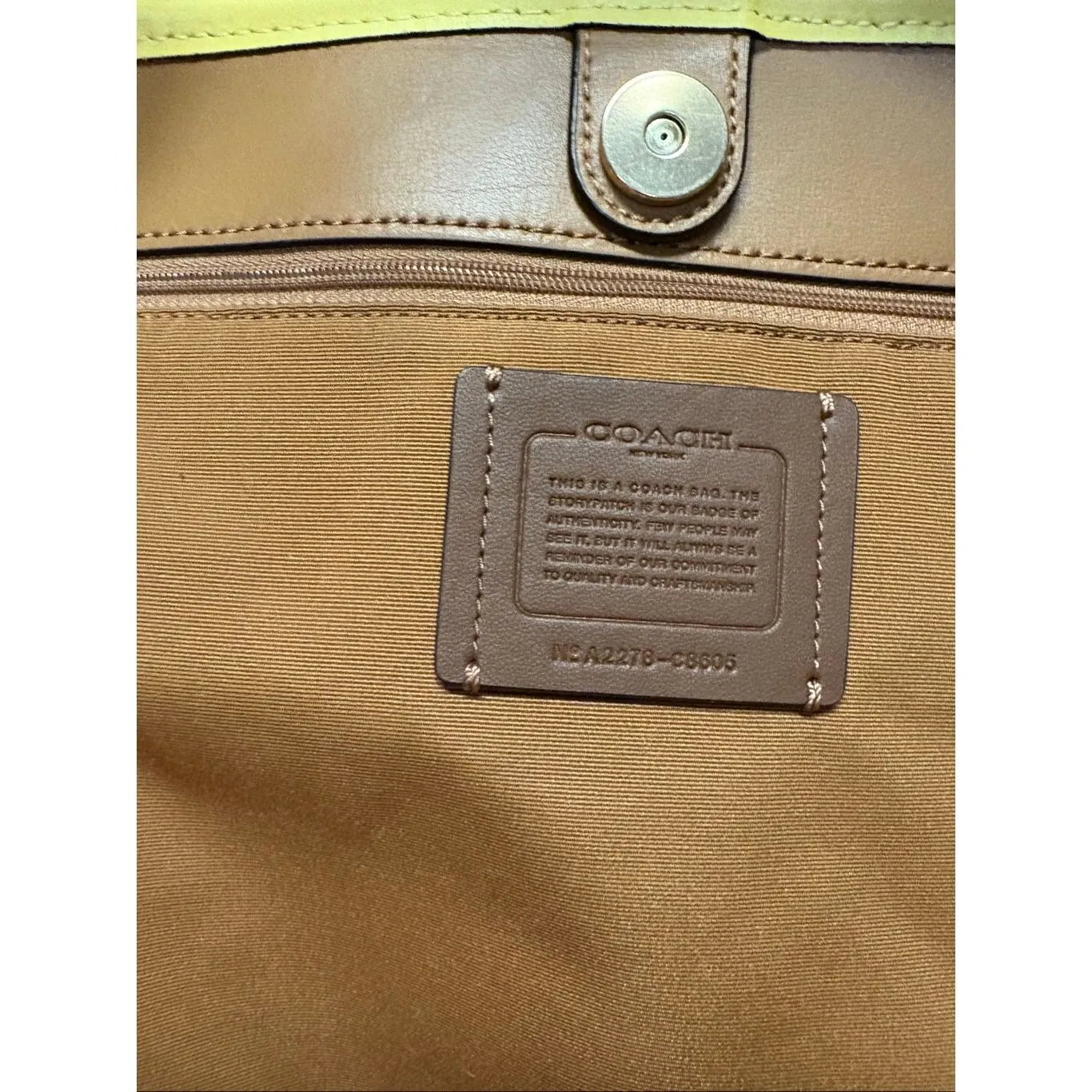 Coach  Signature City tote soft leather - Image 6