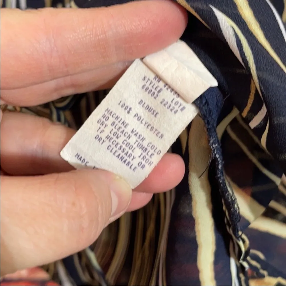 Vintage Sheri Martin Abstract Lines Printed Button Down Long Sleeve Blouse - Image 4