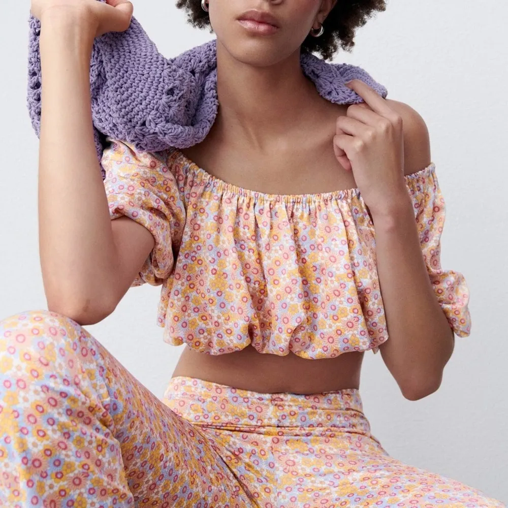 ZARA Printed Satin Effect Puff-Sleeve Off-The-Shoulder Crop Top Women’s Small - Image 2