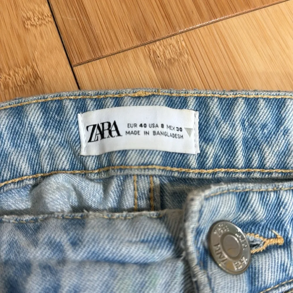 Light wash  jeans - Image 3