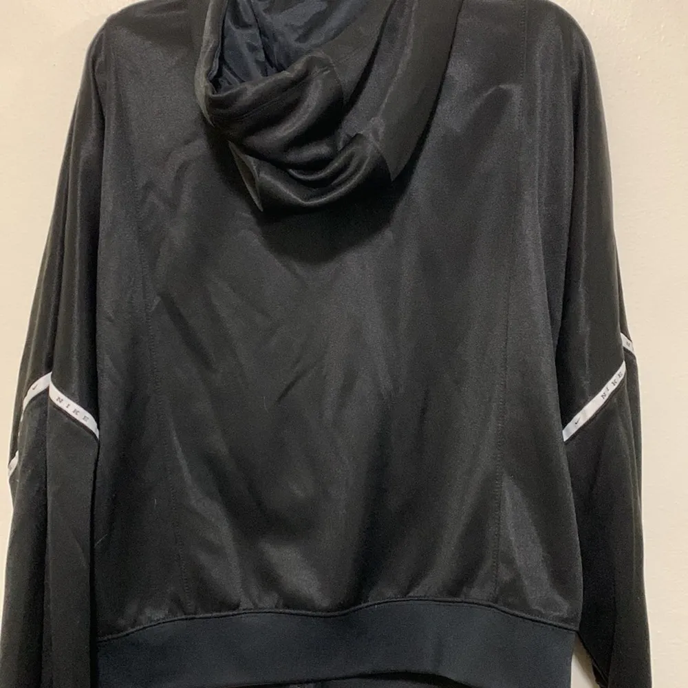 Nike Dry-Fit Long Sleeve Full Zip ‘Black/White’ Jacket Woman’s Size small - Image 6