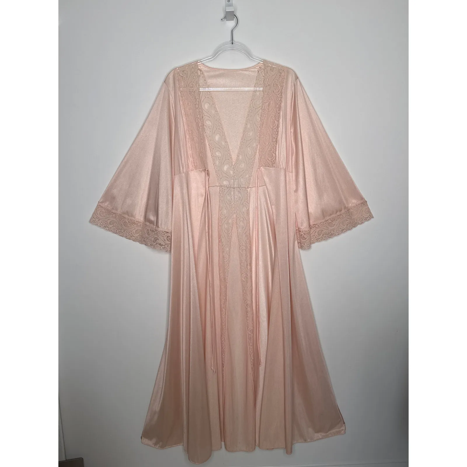 Vintage 1970s Llise Stevens Blush Pink Lace Peignoir Robe USA made Large - Image 9