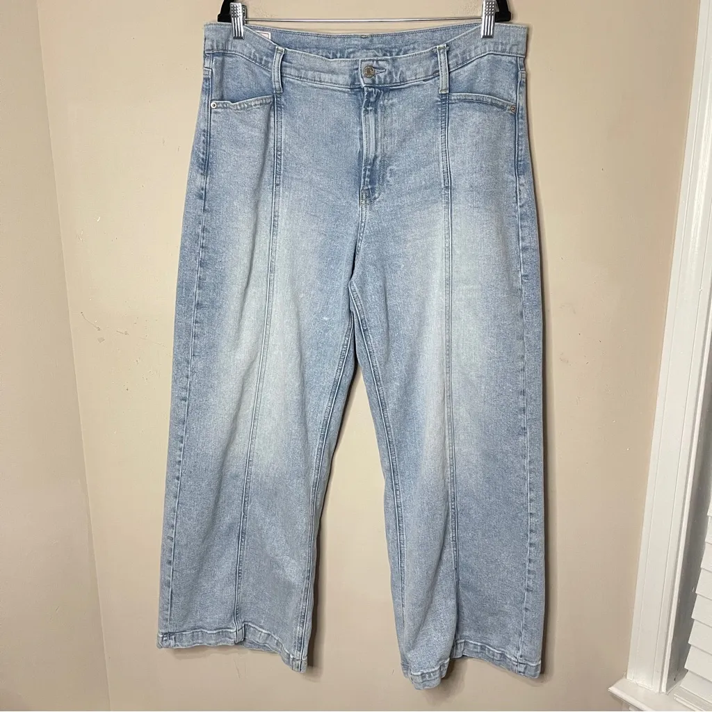 GAP High Rise Stride Light Wash Jeans, Size 16 Short - Image 4