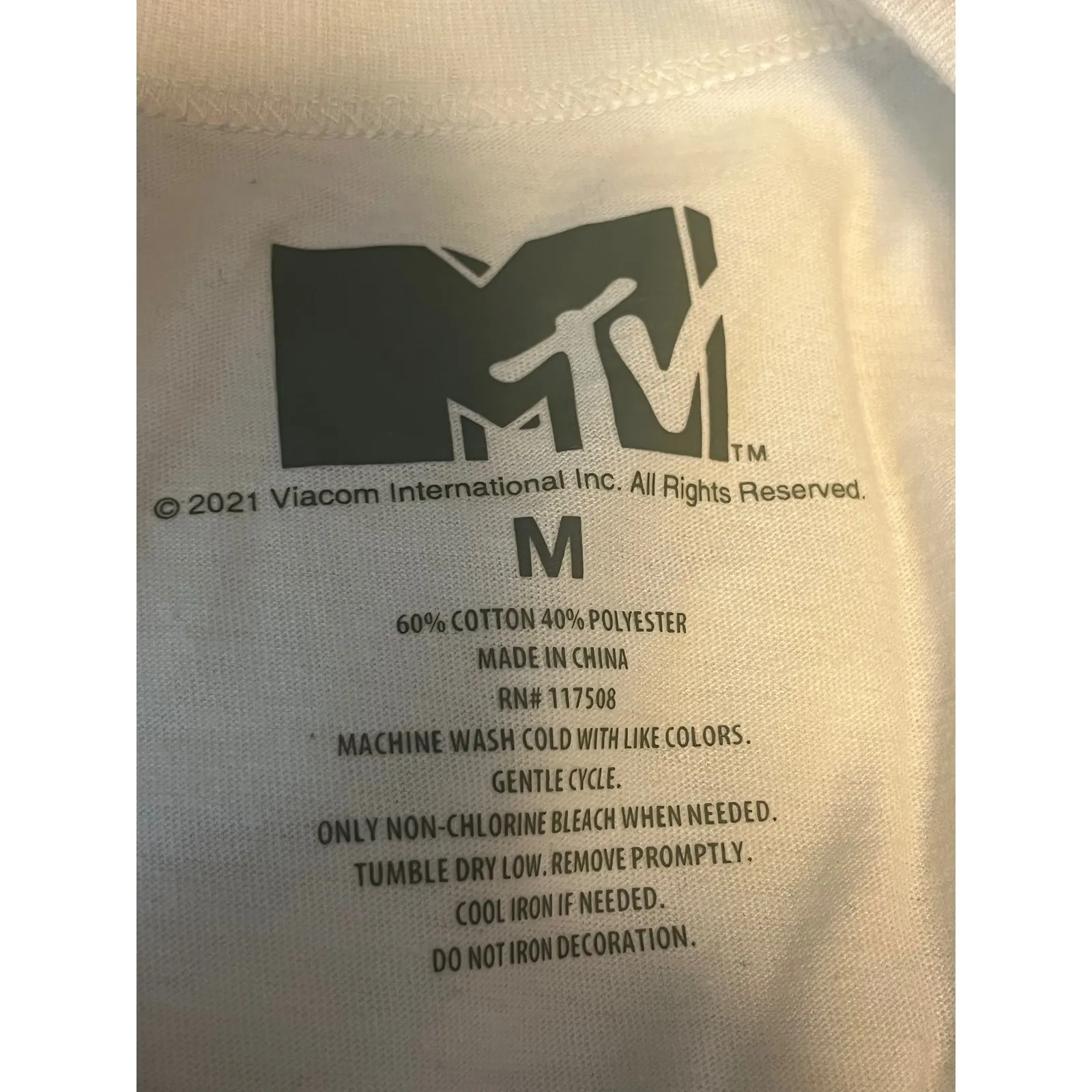 MTV Music Television 2021 Graphic Tee Shirt Womens Size Medium Cream Floral Logo - Image 4
