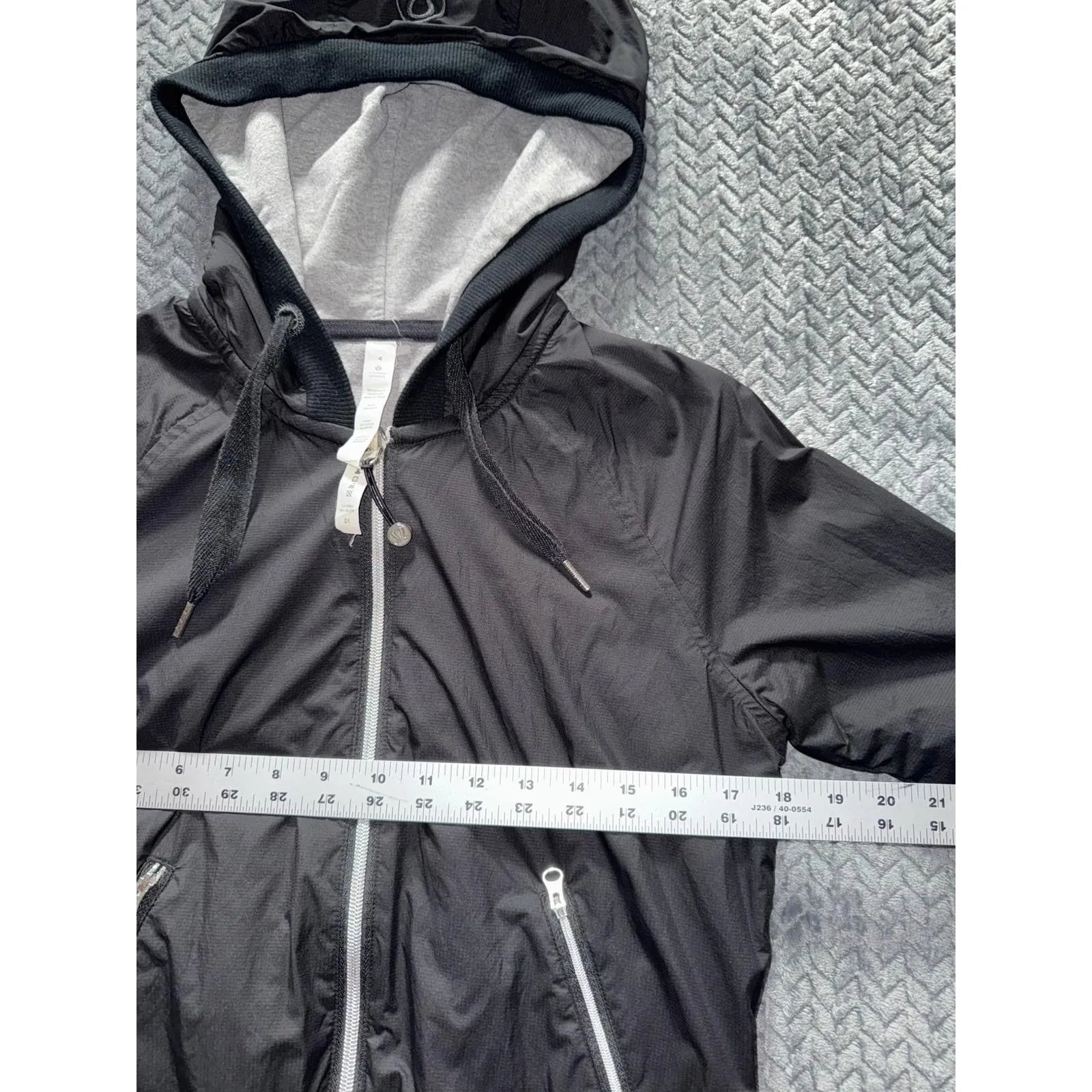 Lululemon Womens Swell‎ Reversible Hooded Jacket Gray Black Full Zip Hoodie Sz 4 - Image 7