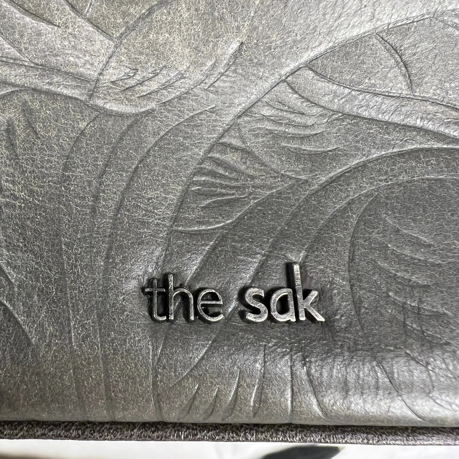 The Sak Reseda Gray Leather Bohemian Crossbody Bag Purse Embossed Floral - Image 6