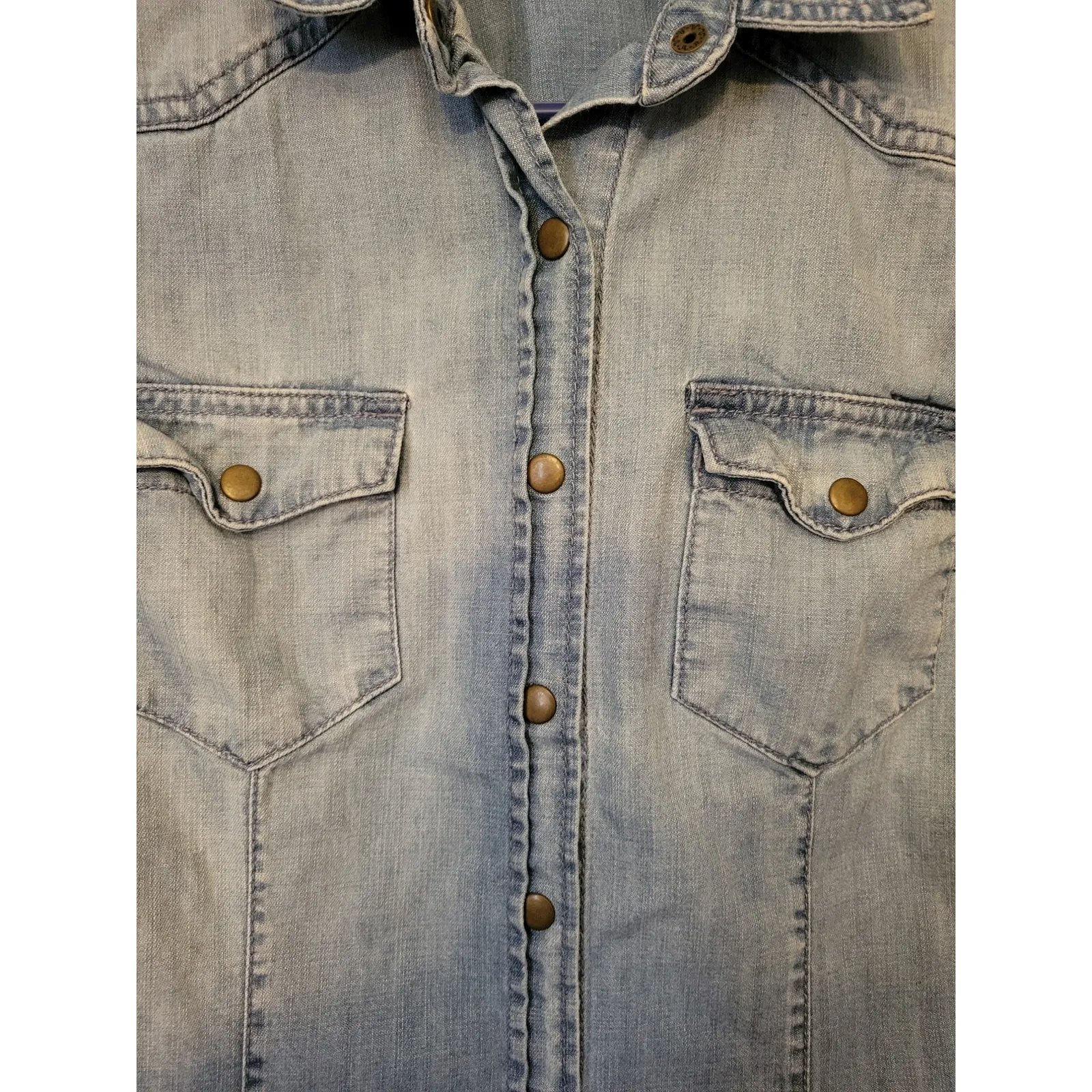 Snap Front Western Country Coastal Cowgirl Long Sleeve Denim Shirt-‎ size XS - Image 2