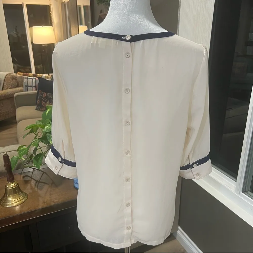 Comme Toi Cream and Navy Blue Sheer Back Button Top (L) EUC Black Size L - Image 2