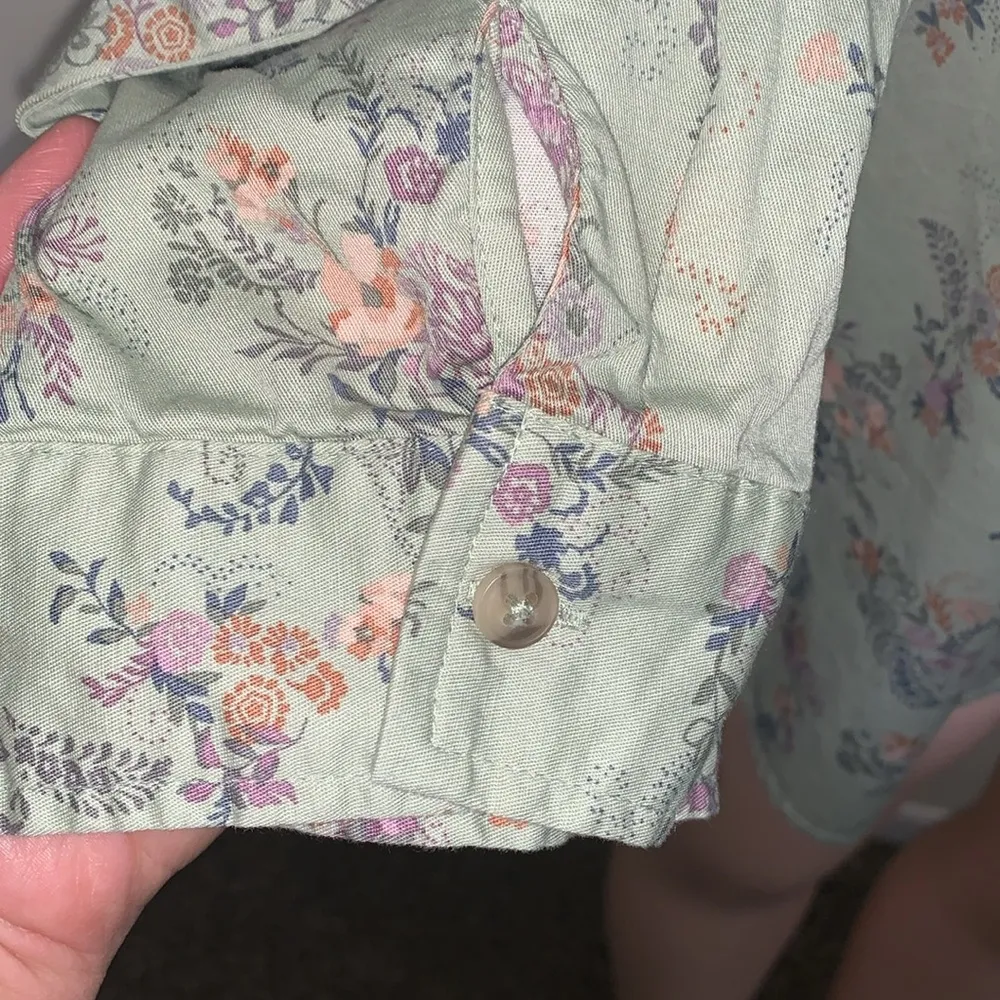 CJ Banks woman plus size 3X long sleeve floral shirt - Image 3