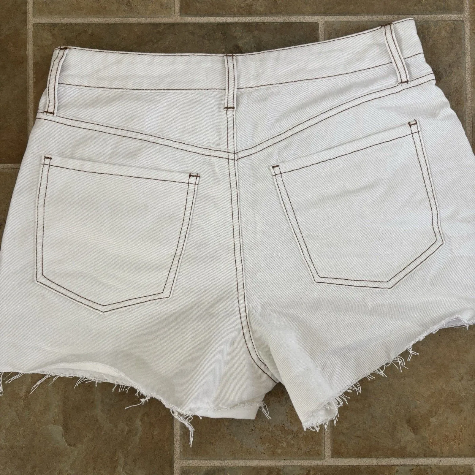 TGLA Shorts Womens Size 27 White Denim High Rise Raw Hem Cut Off - Image 6