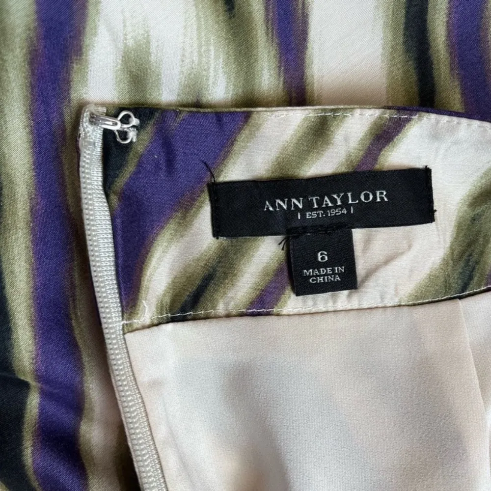 Ann Taylor silk blend skirt with pockets size 4 - Image 7