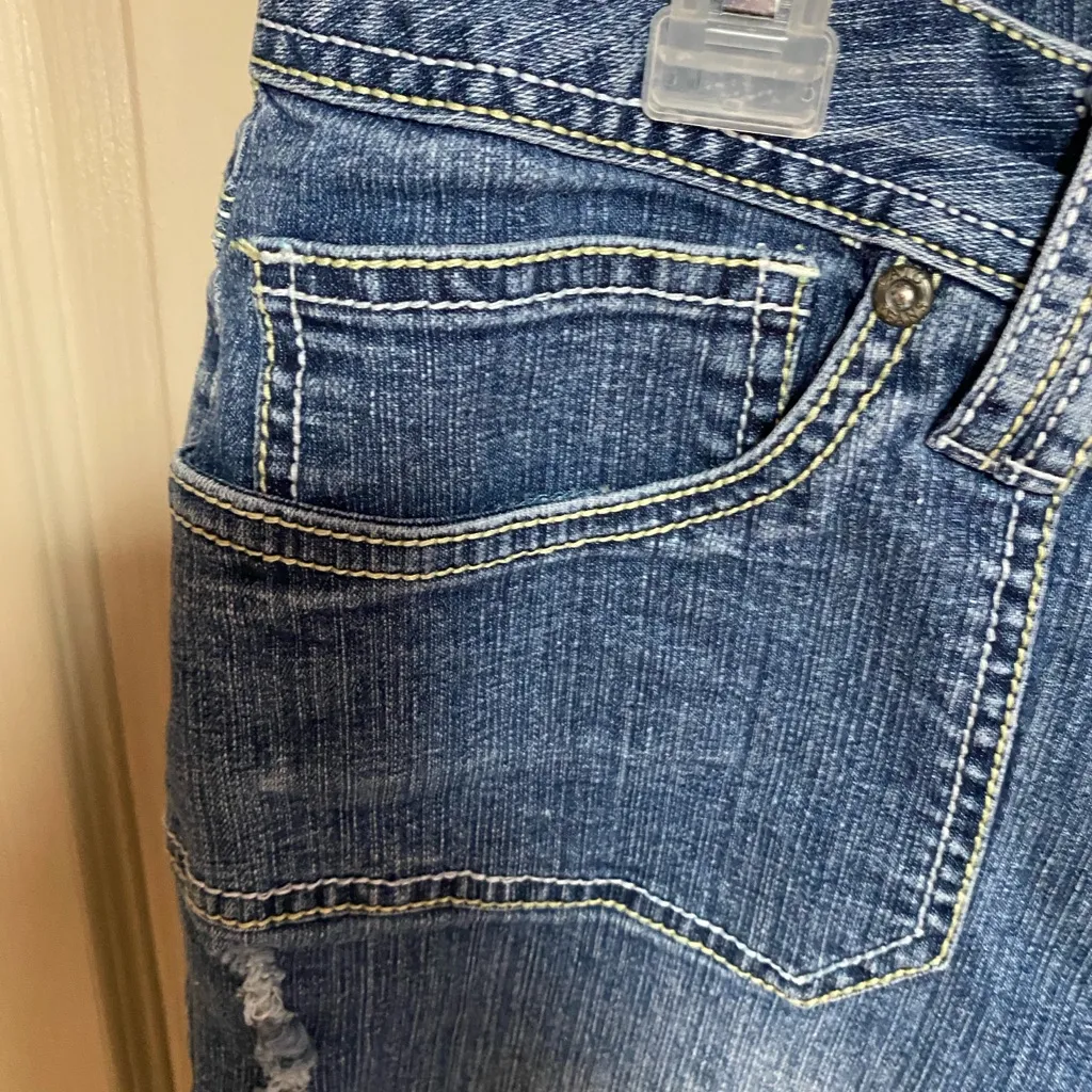 Cato  Distressed Blue Cropped Jeans - Image 4