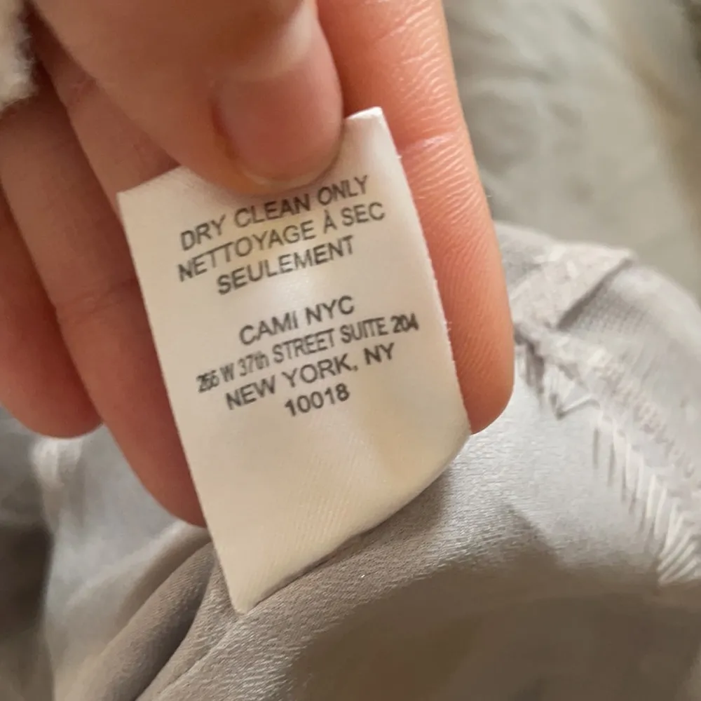 NWOT Cami NYC grey 100% silk long sleeve blouse with lace design - Image 8