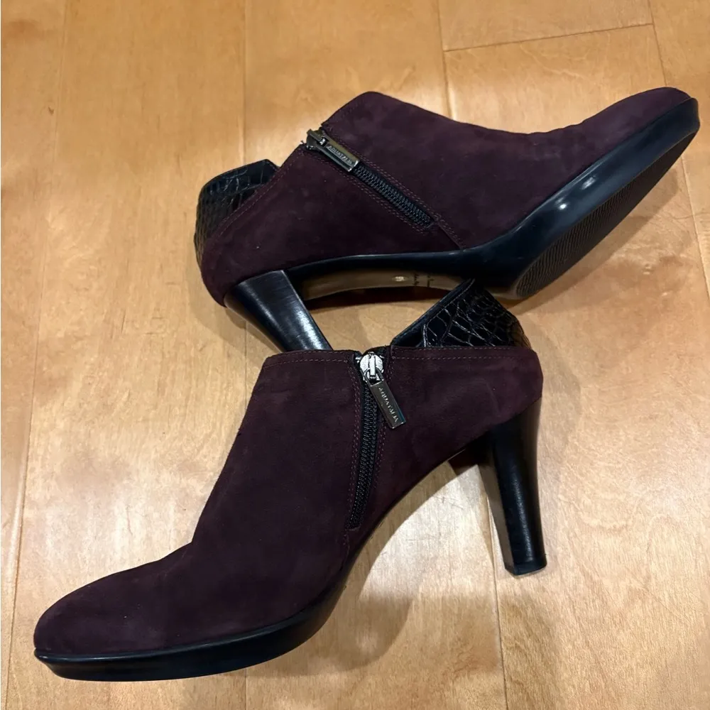 Aquatalia Italy heeled suede booties boots shoes croc embossed sz 9.5 burgundy - Image 8