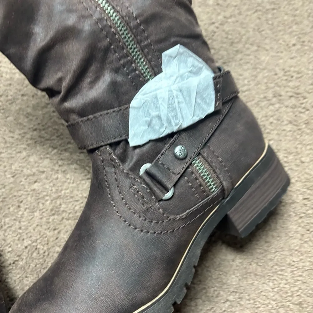 KOHL'S SO Brand Women's Brown Knee High Zip Up BOOTS Size 6 New - Image 3