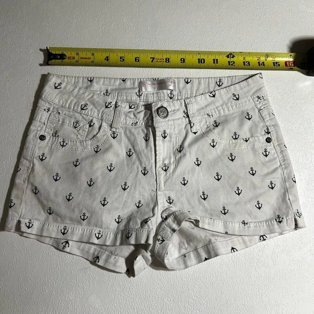 No Boundaries White Anchor Print Shorts | Size 9 - Image 6