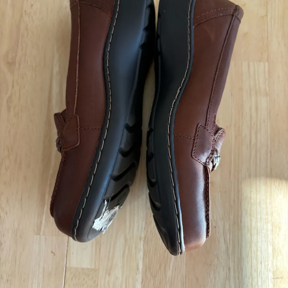 NWOB Clarks Cora Viola leather Loafers Size 7.5 Brown Leather Comfort Shoes - Image 4
