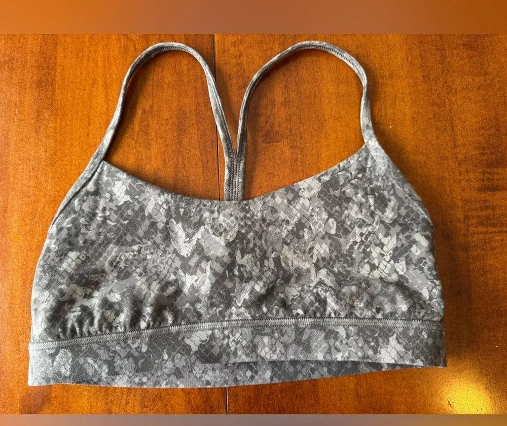 Lululemon Sports Bra size 8 - Image 2