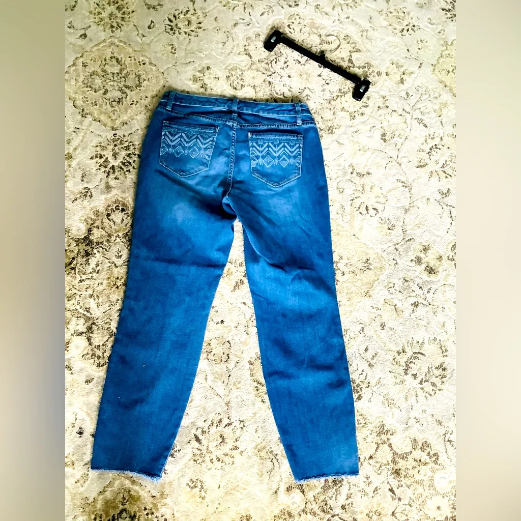 Ladies modern cropped jeans 🦋 Blue Size 8 - Image 3