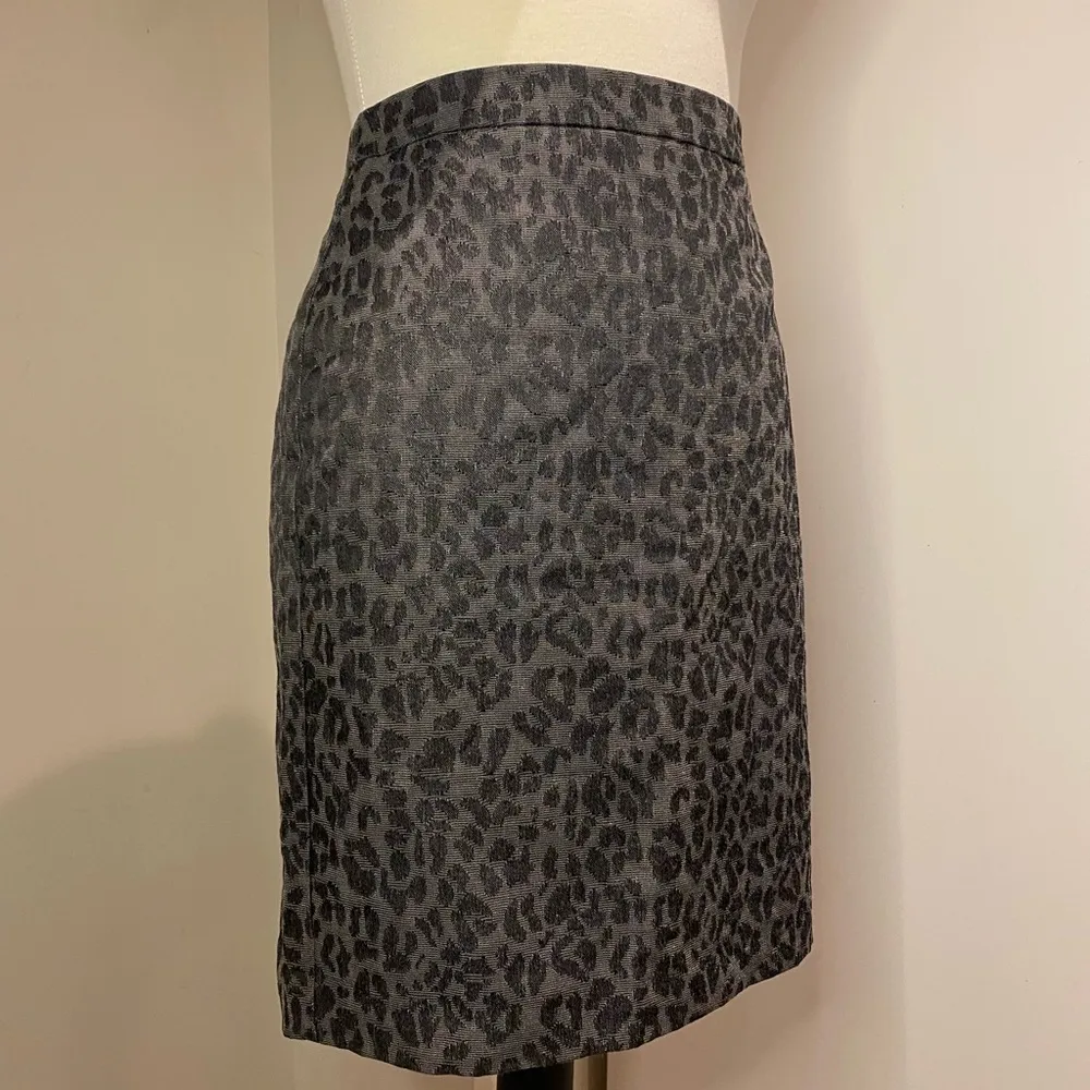 Ann Taylor Loft Black Gray Leopard Print Skirt Size 4 - Image 3
