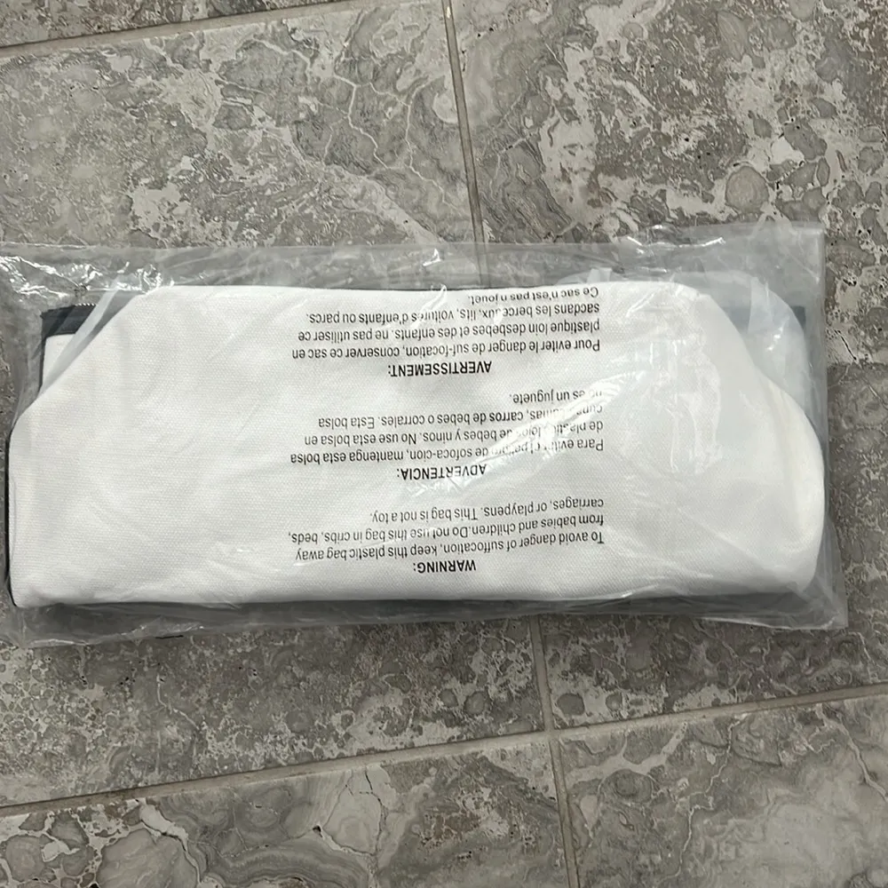 NWT Walter Baker Carly Bag, Canvas Vegan Leather Tote, New w/Tag Retail $198 - Image 8