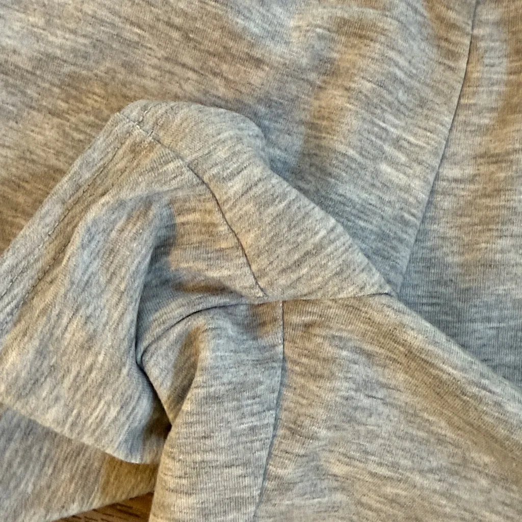 ALO Yoga Light Gray Shorts Knit Athletic Casual - Image 5