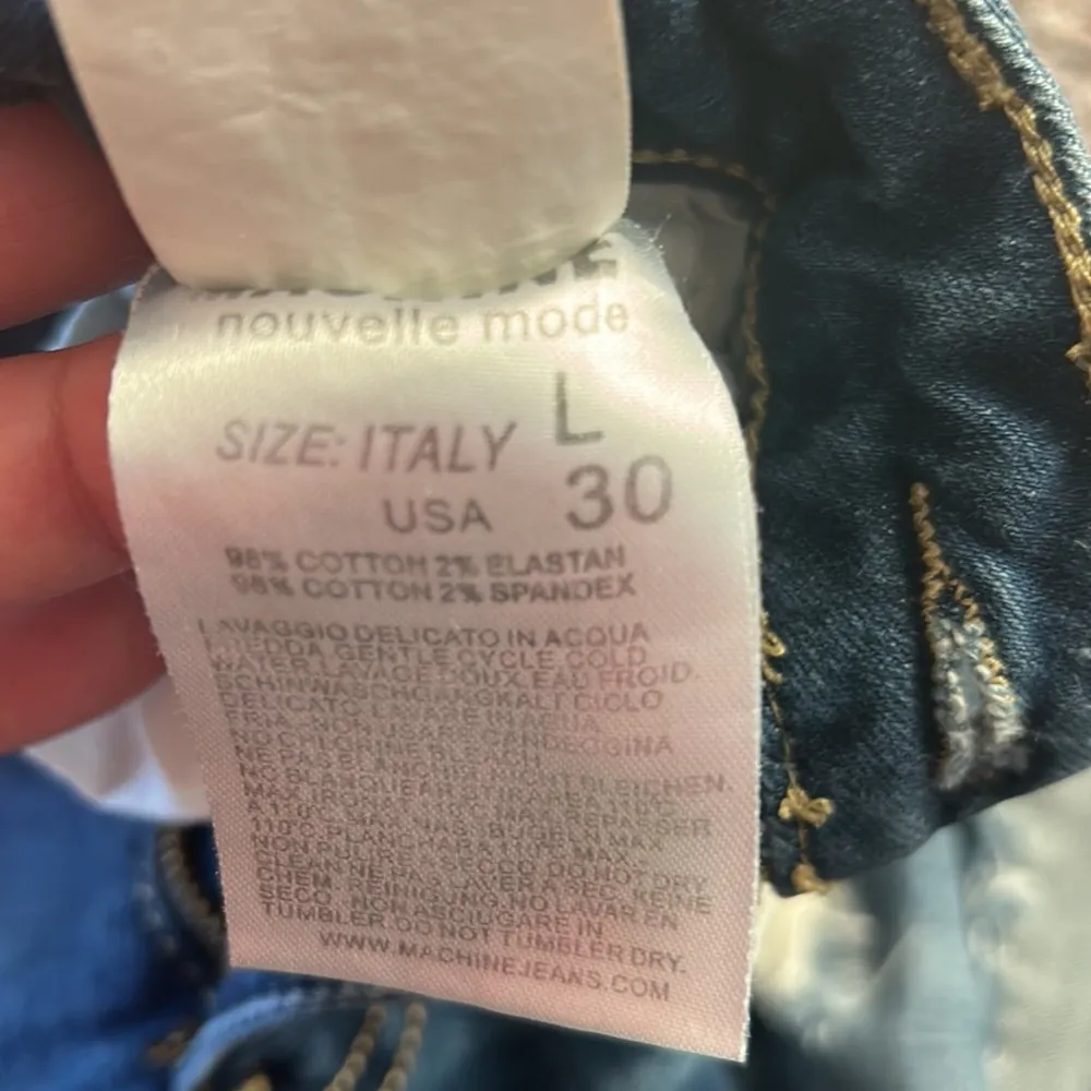 Machine Distressed Ladies Jean Shorts sz 30 Blue - Image 3