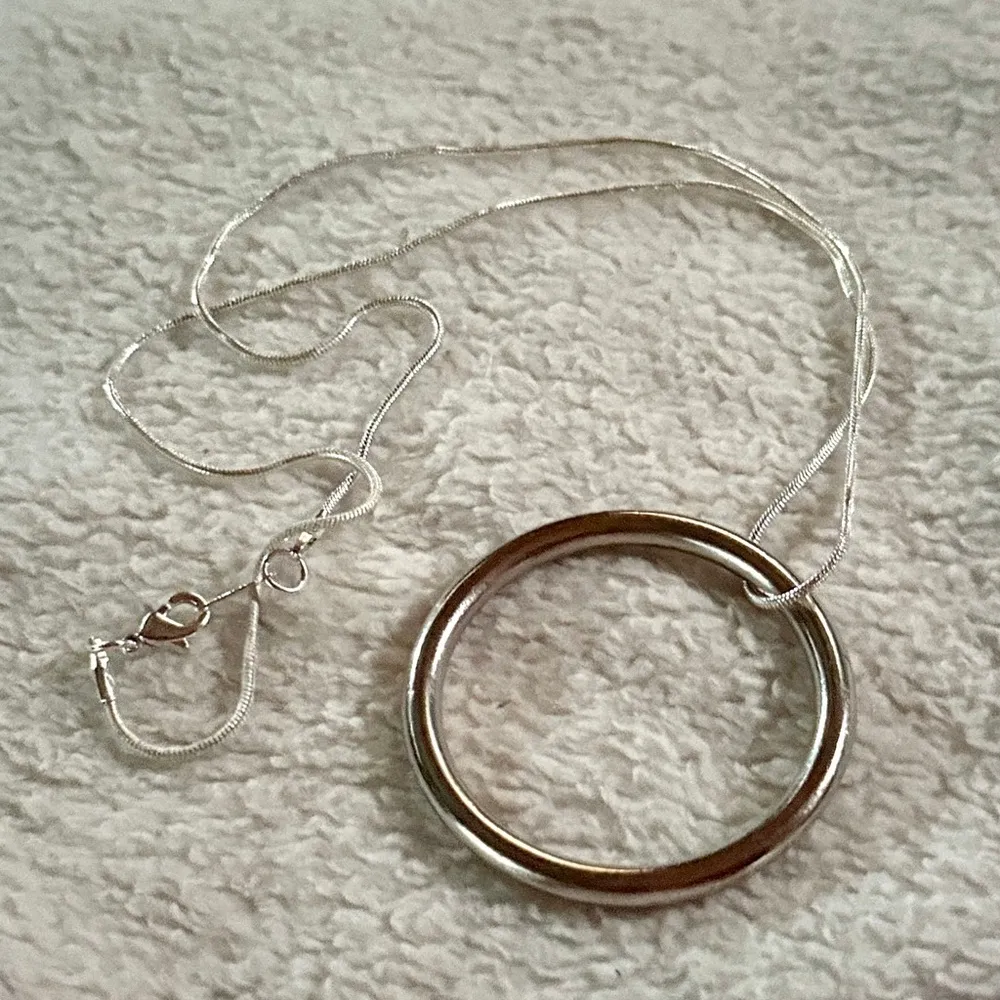 Silver Circle Necklace - Image 3