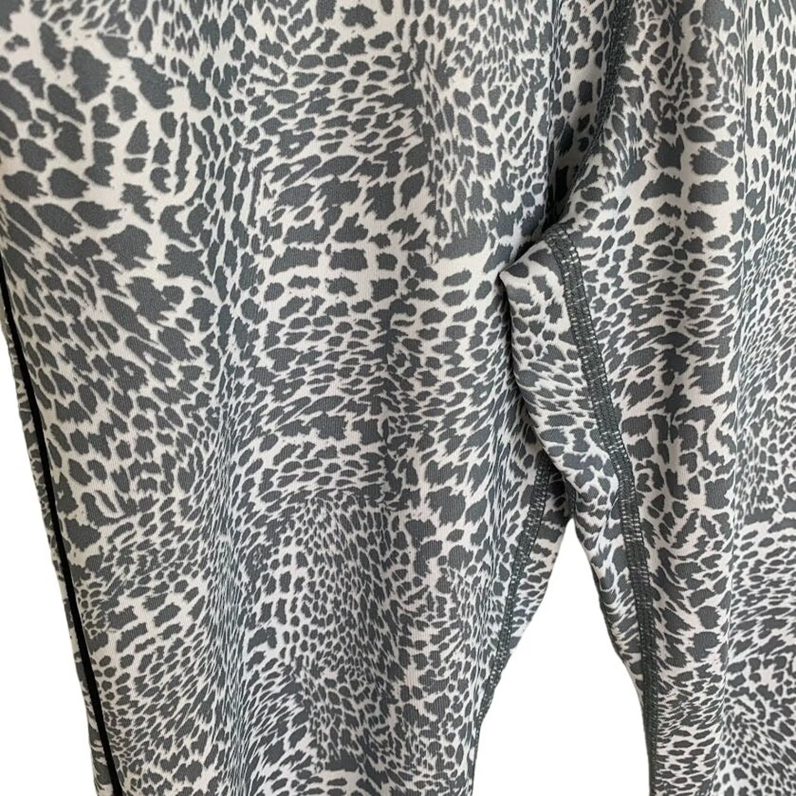 NIKE Dri-Fit Leopard Print 7/8 Leggings High Waist Athletic Womens Small Gym - Image 3