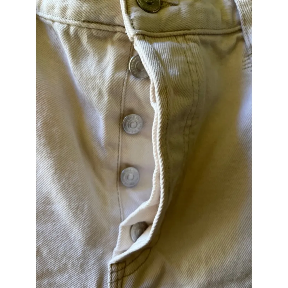 We the Free High rise now or Never Distressed Cutoff Shorts Ivory Cream Size 31 - Image 7