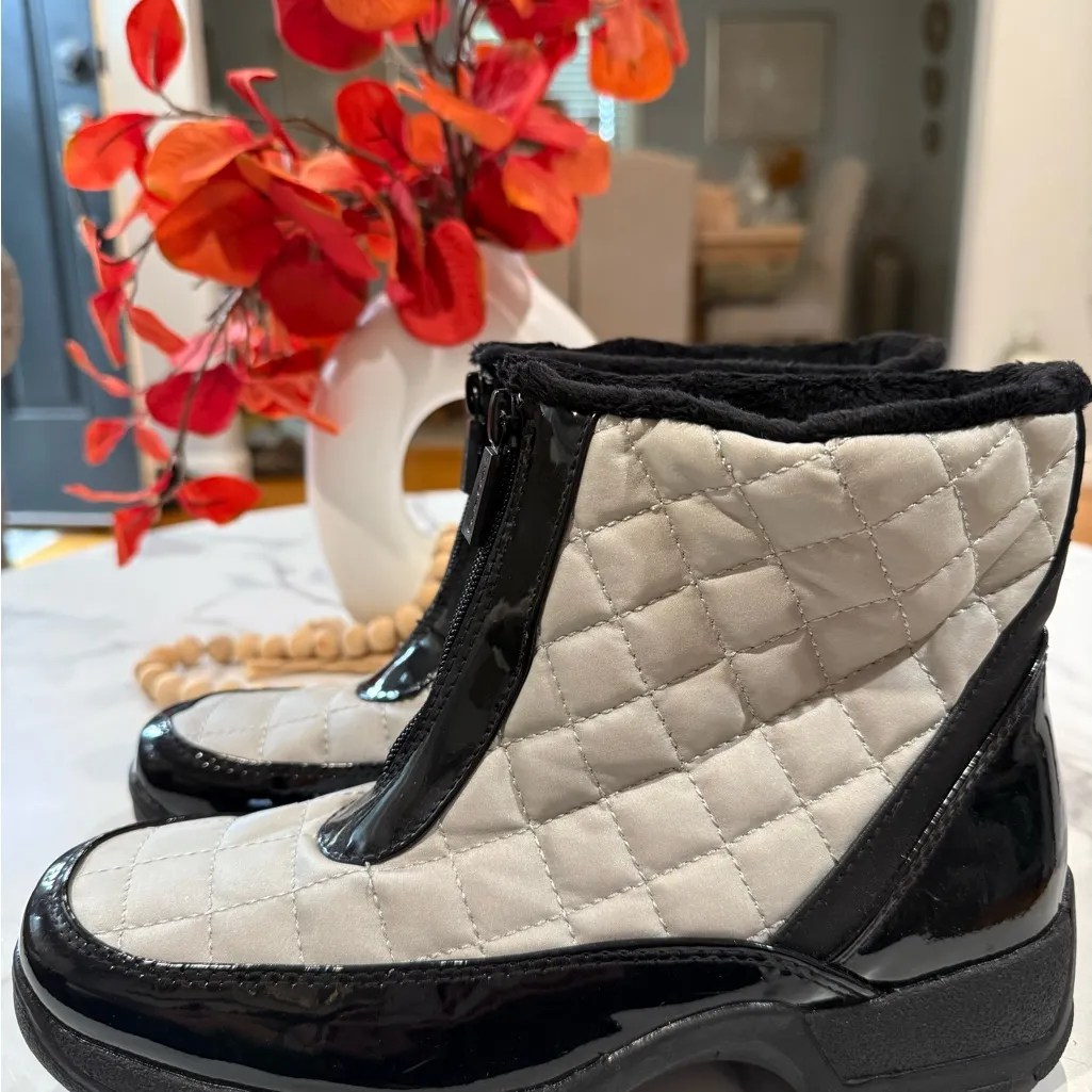 Quilted Black and White Boots Size 8 - Image 6