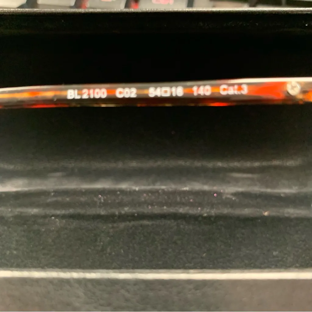 Balmain Red Tortoiseshell Cat Eye Sunglasses - Image 6