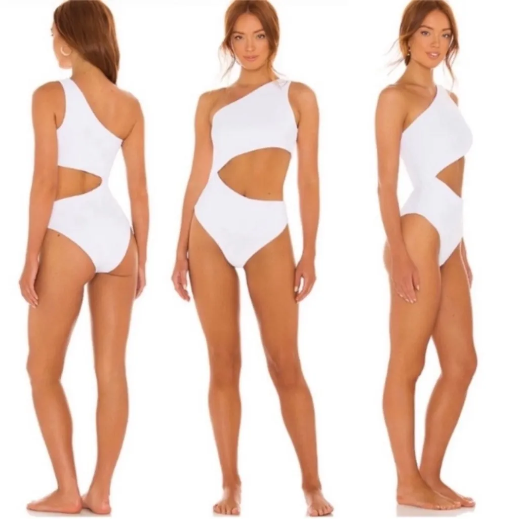 New without all tags. Beach Riot Celine one piece swimsuit white 24688 sz M - Image 2