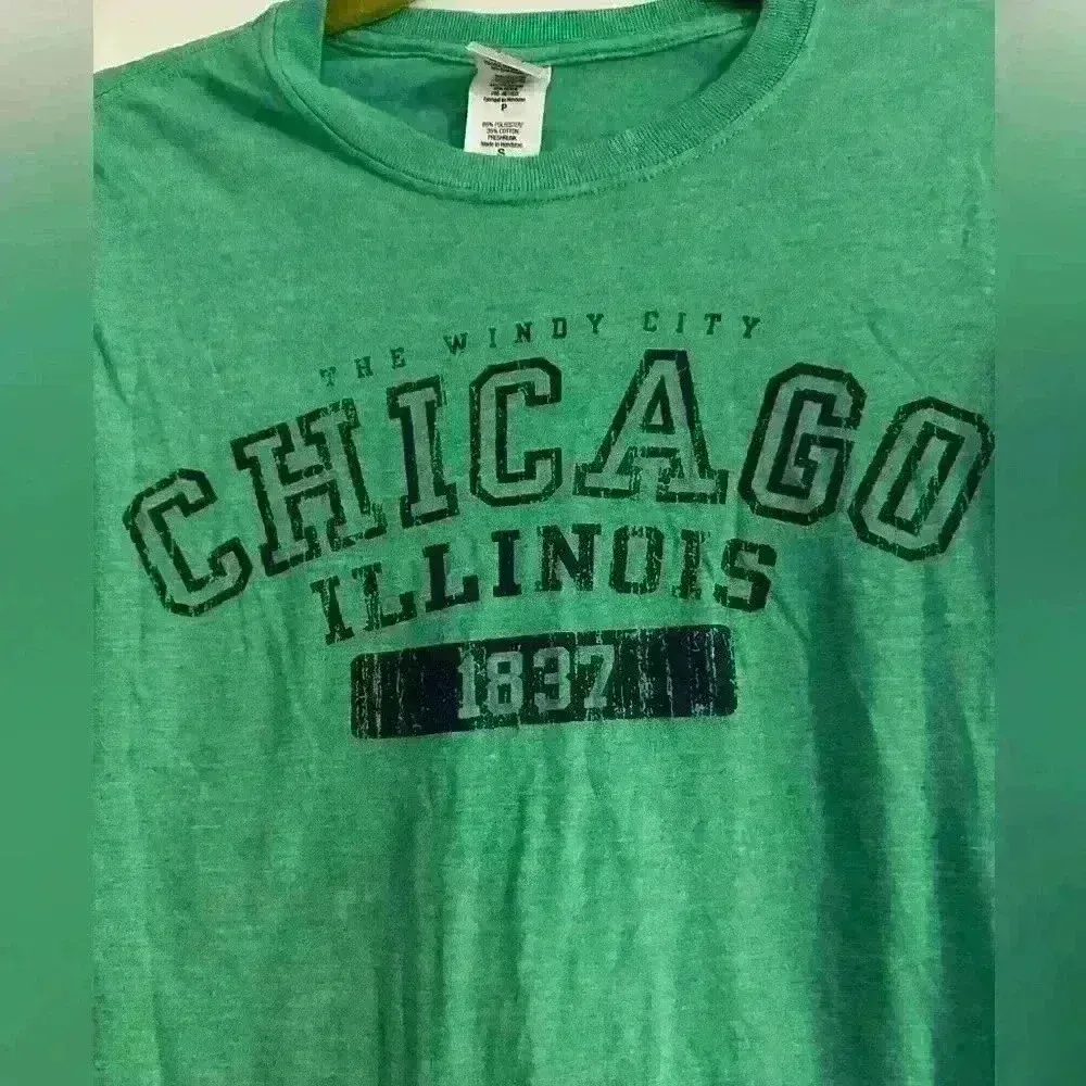 Women’s Chicago - The Windy City - 1937 - Green Graphic Tee Sz: petite small. - Image 2