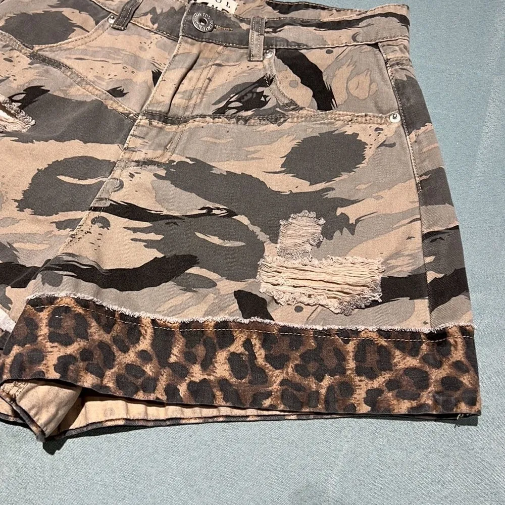 Pol camo shorts Sz Med D29 - Image 7