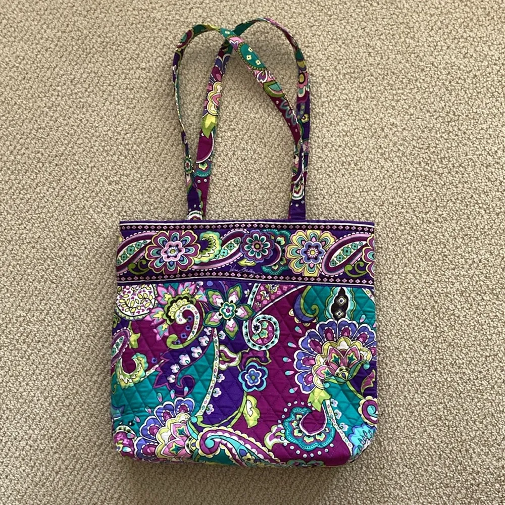 Vera Bradley Paisley Toggle Tote Bag Purple Shoulder Handbag Medium Like New - Image 4