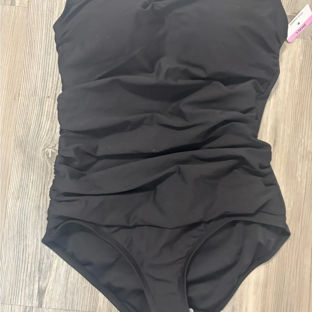 Black ruched one-piece swimsuit #swimwear Anne Cole NWT size small with removabl - Image 3