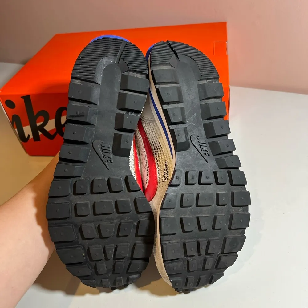 Nike x sacai VaporWaffle sport fuchsia game royal - Image 6