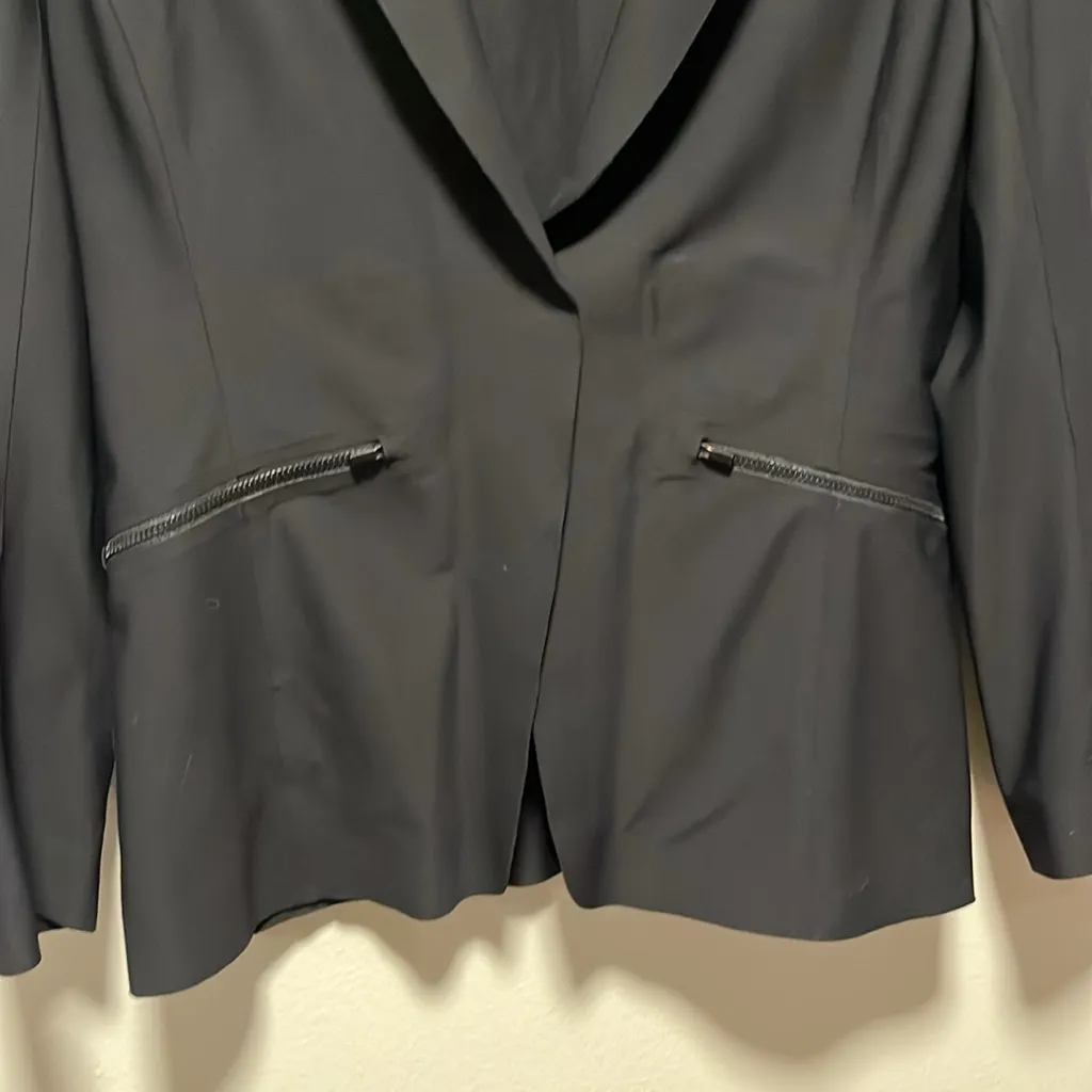 ATHLETA Interstellar Blazer, Zip Pocket, Snap Closure, Black, Size 10 - Image 5