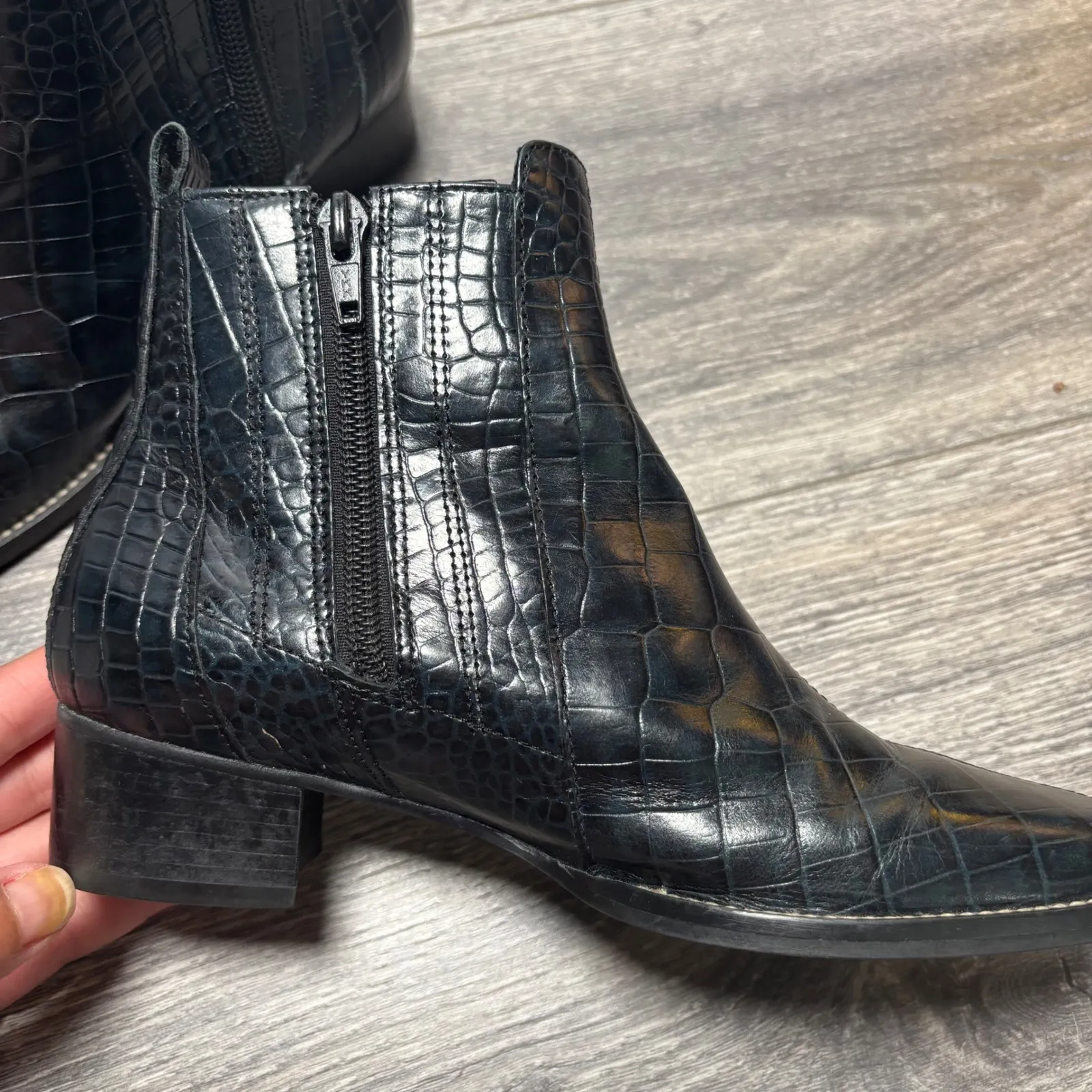 Trotters Black Croc Embossed Booties Square Toe Side Zip Block Heel Size 5M - Image 8