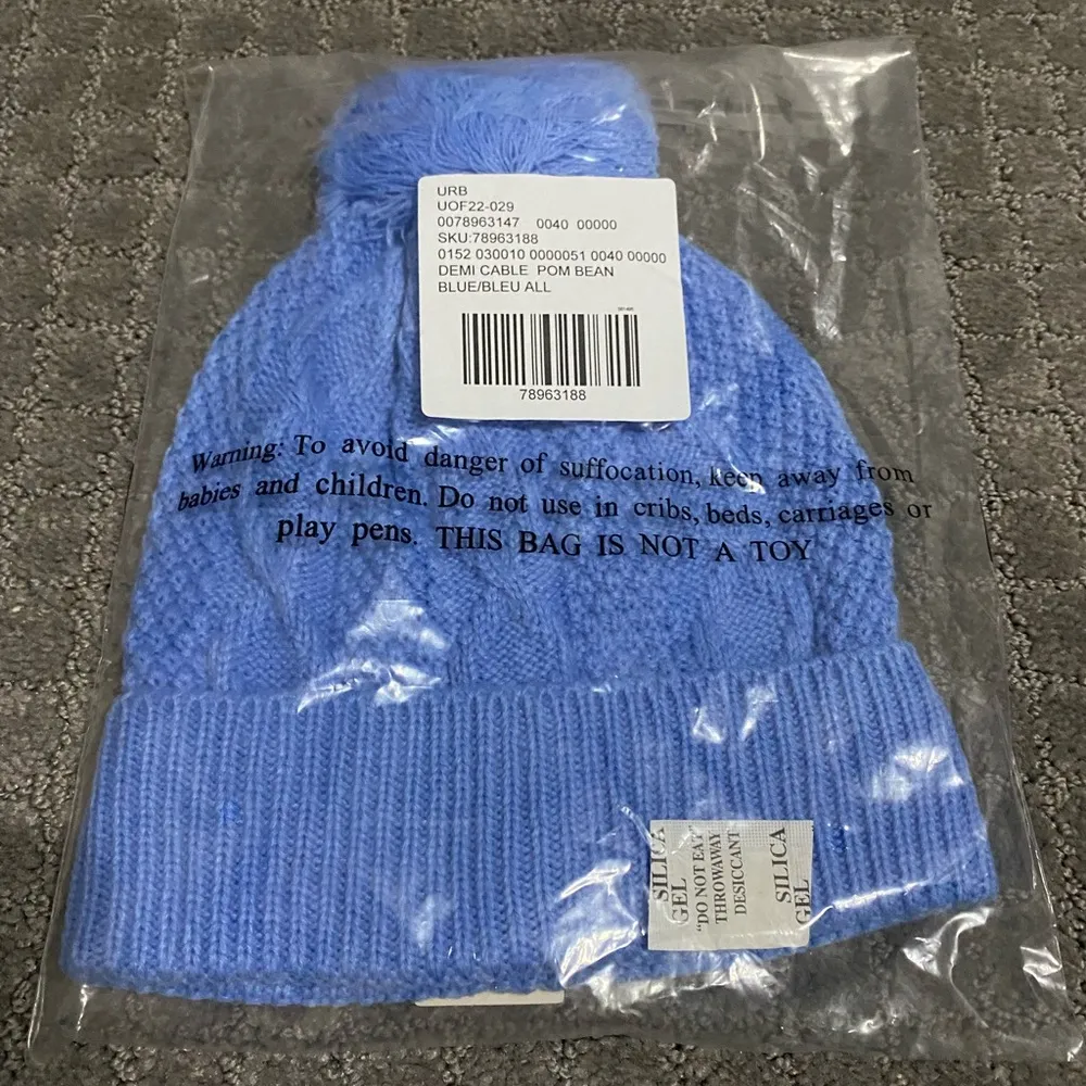 Demi Cable Knit Pom Beanie NWT - Blue - Image 3