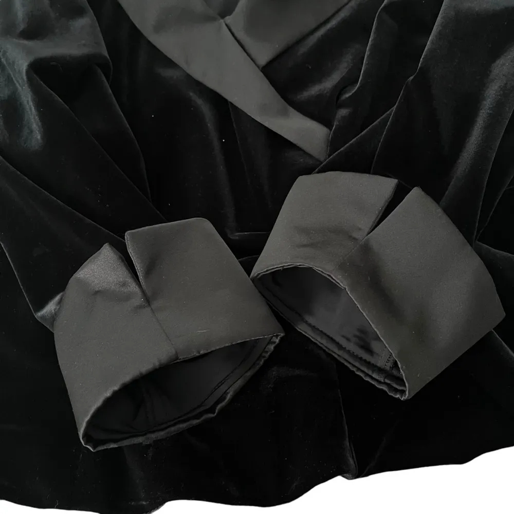 Xscape by Joanna Chen Black Velvet Evening Top with Faux Belted Side, Sz 10 - Image 11